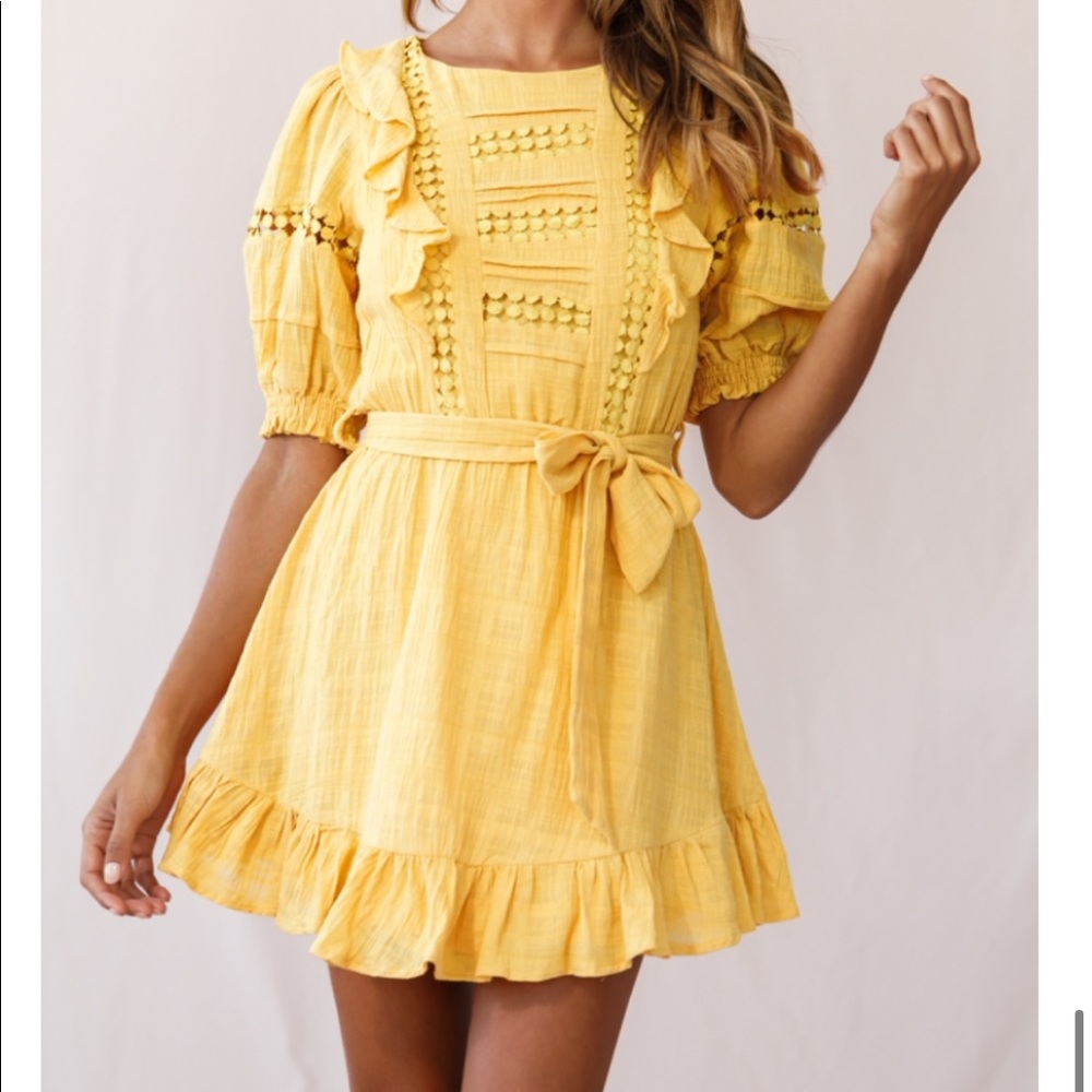 Selfie Leslie yellow crochet puff sleeve dress